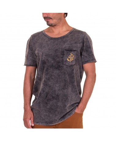 T-SHIRT OVERSIZED COM BOLSO MARMORIZADA